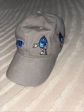M&M'S Gray Baseball Cap with Blue M&M Character Embroidery